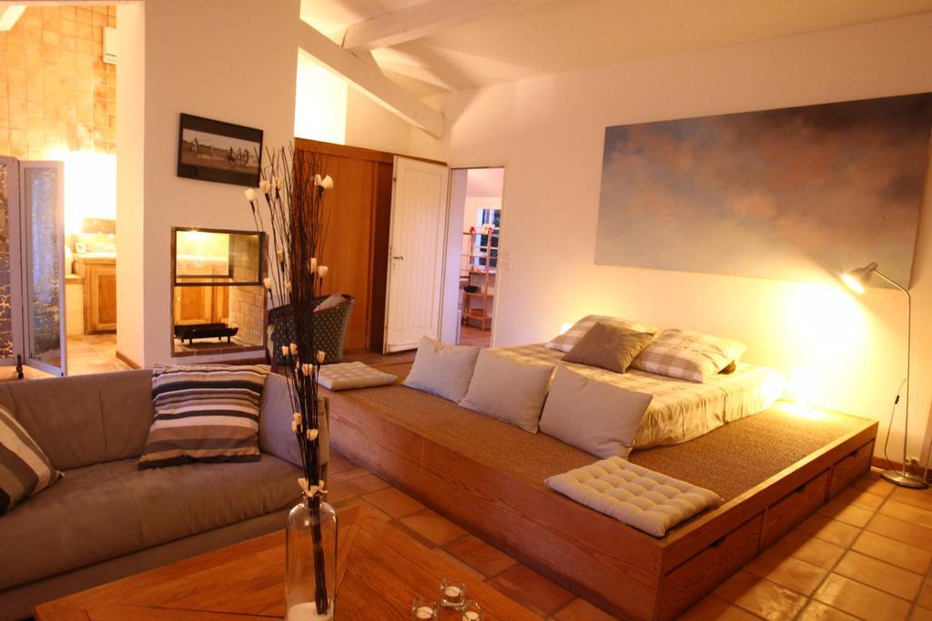 Villa Mas Du Pont De Laute Le Cailar Esterno foto
